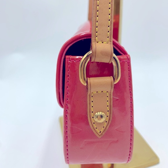 Auth Louis Vuitton LV Pink Framboise Vernis Monogram Leather Malibu Street Bag - Picture 12 of 16
